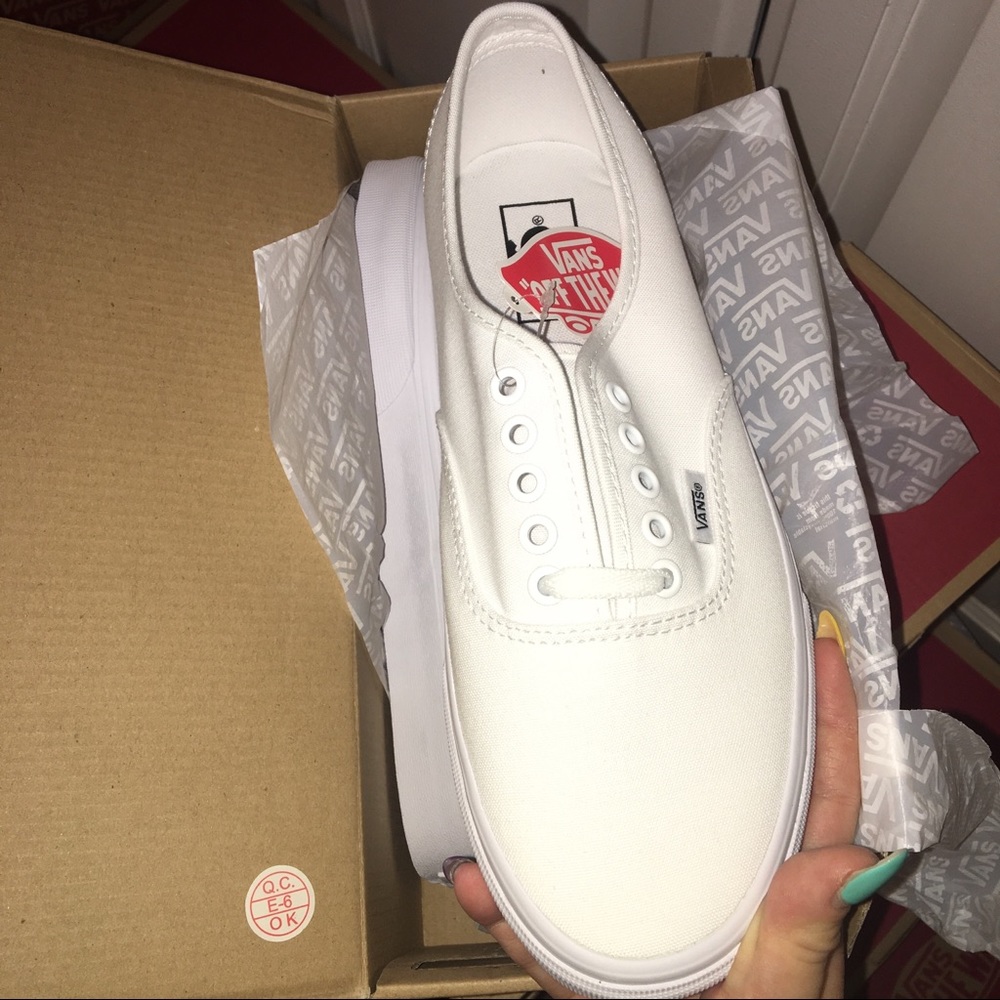 Men’s vans authentic all white shoes